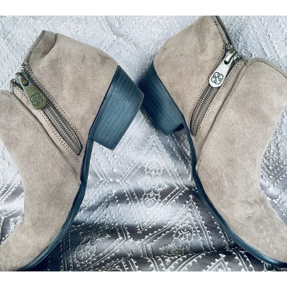 Ankle Boots - Fall Booties - Daisy Fuentes Size 6- Brown Boots - Picture 7 of 9